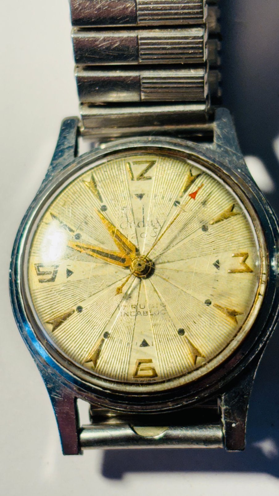 Indus horloge met incabloc schoksysteem  grats verzending., Verzenden, Zo goed als nieuw, Overige materialen