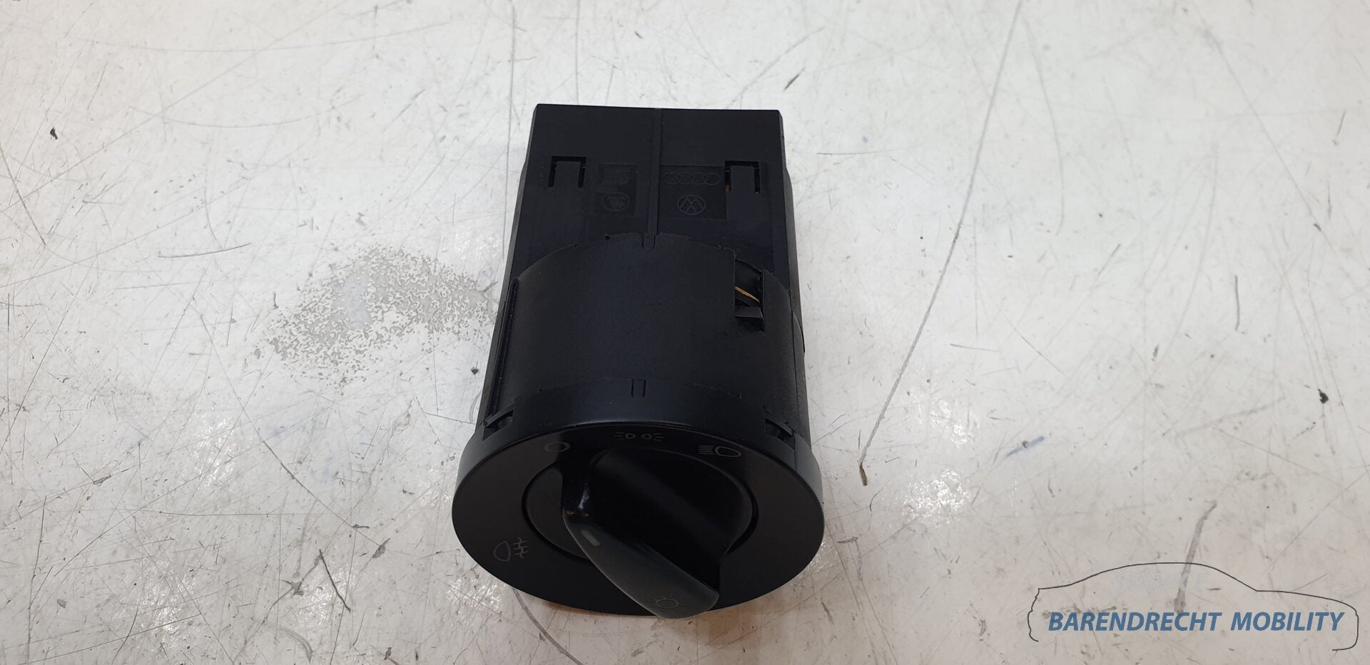 Lichtschakelaar Golf IV 4 MK4 Volkswagen 1C0941531 Bora Seat, Auto-onderdelen, Gebruikt, Volkswagen, Volkswagen AG, Berliner Ring 2
38440  Wolfsburg, DE