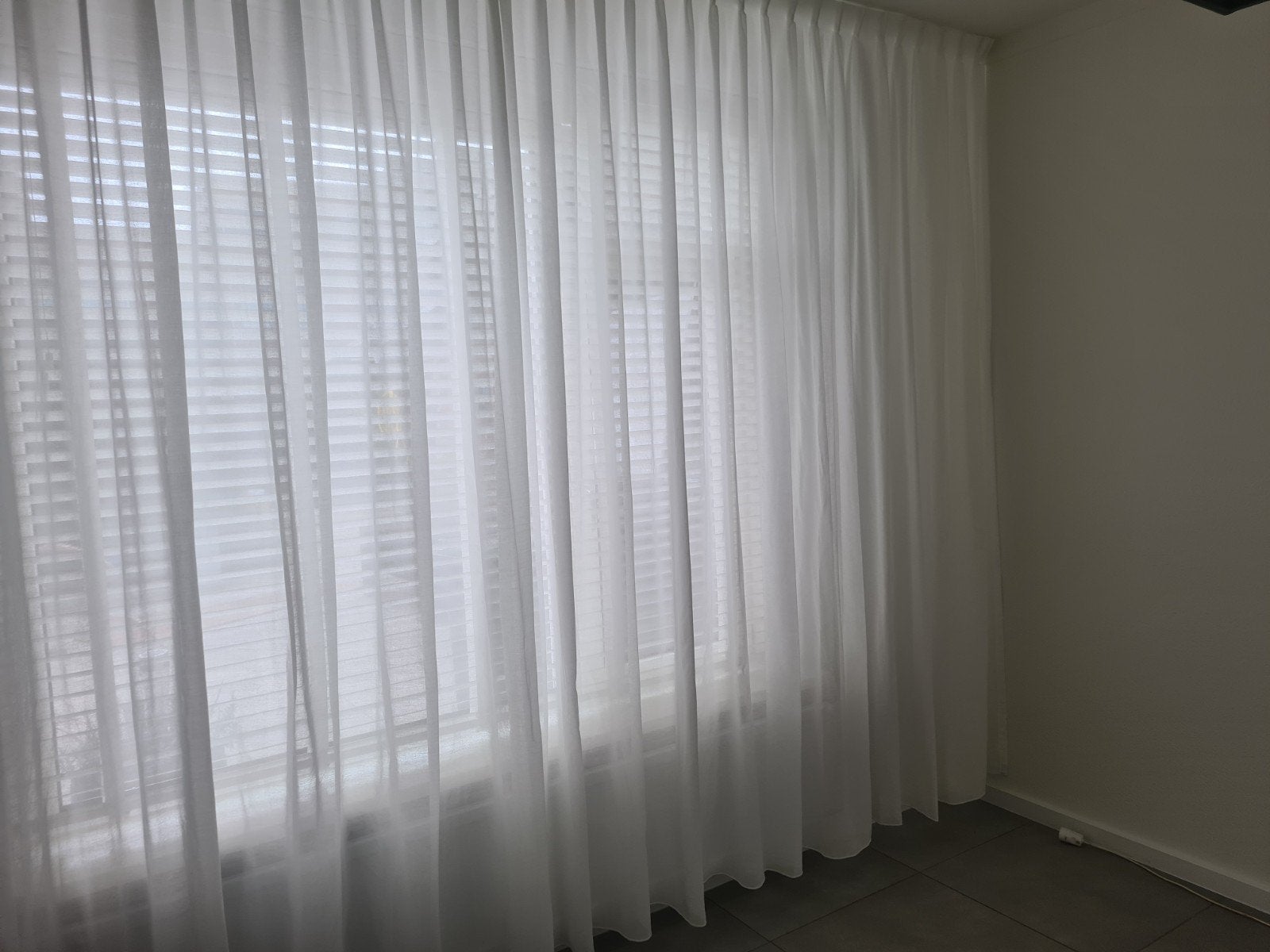Witte vitrage gordijnen - Lichtdoorlatend en elegant, Vitrage, Wit, Ophalen of Verzenden, Lichtdoorlatend
