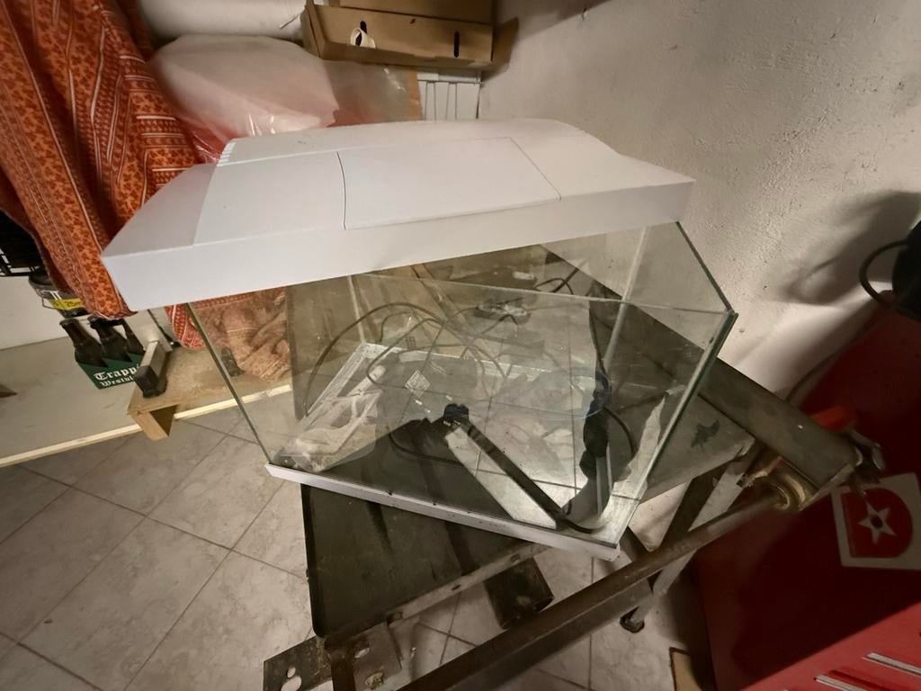 Aquarium 24 liter, Ophalen, Verlichting of Verwarming, Zo goed als nieuw, Verwarming