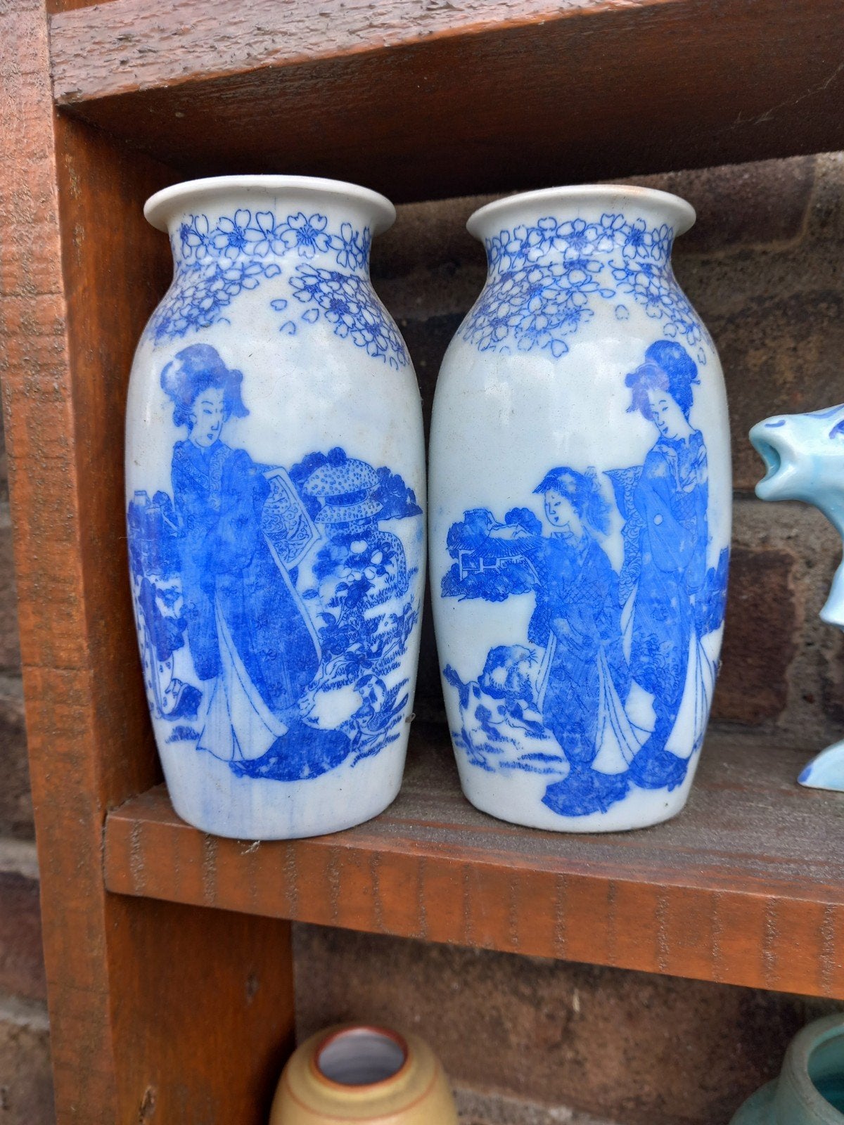 Twee oosterse vaasjes van porselein, Ophalen of Verzenden