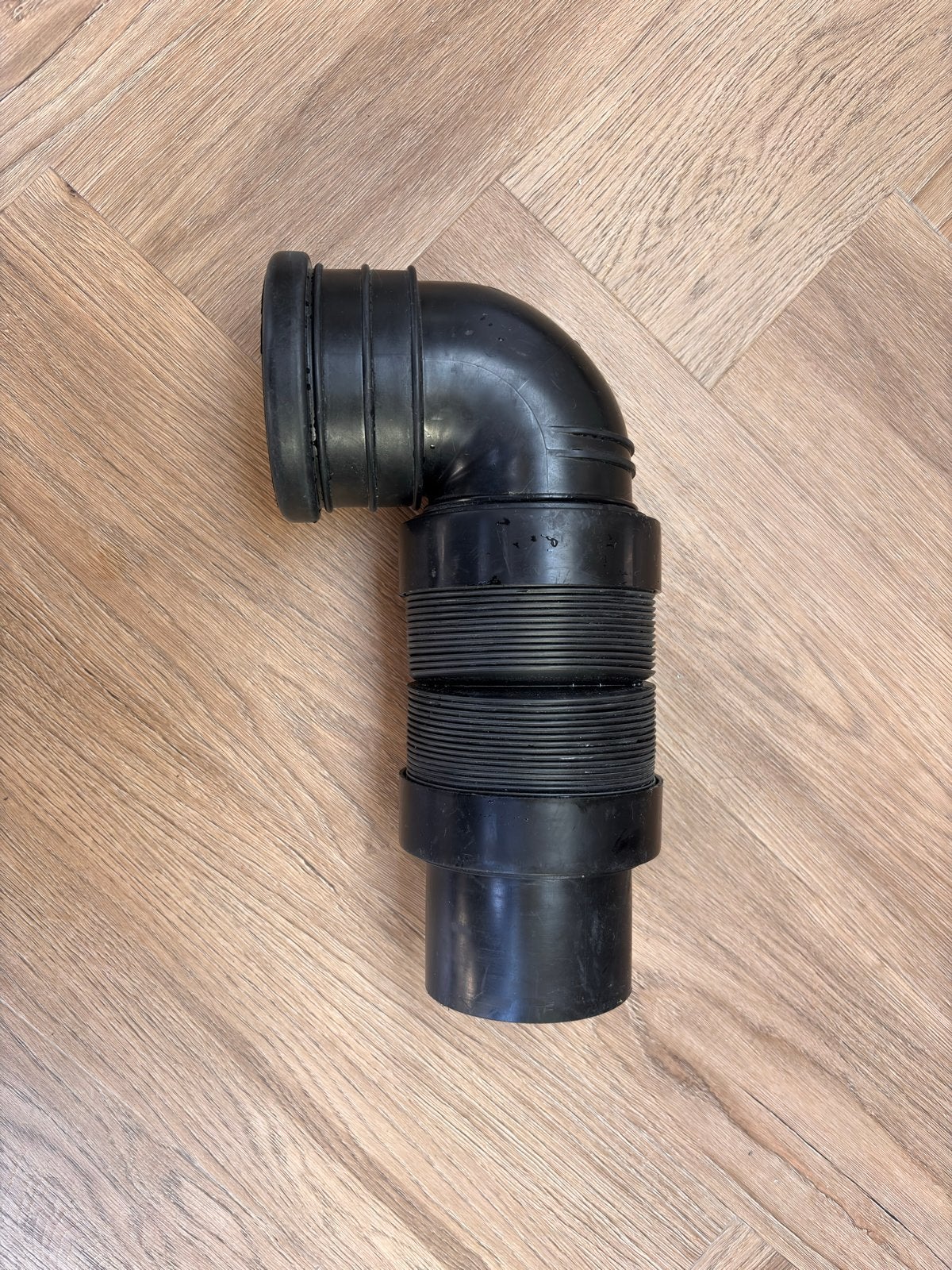 Geberit flexibele afvoerbocht aansluitstuk 90 mm, Doe-het-zelf en Verbouw, Ophalen, Bochten, Gebruikt, Pvc