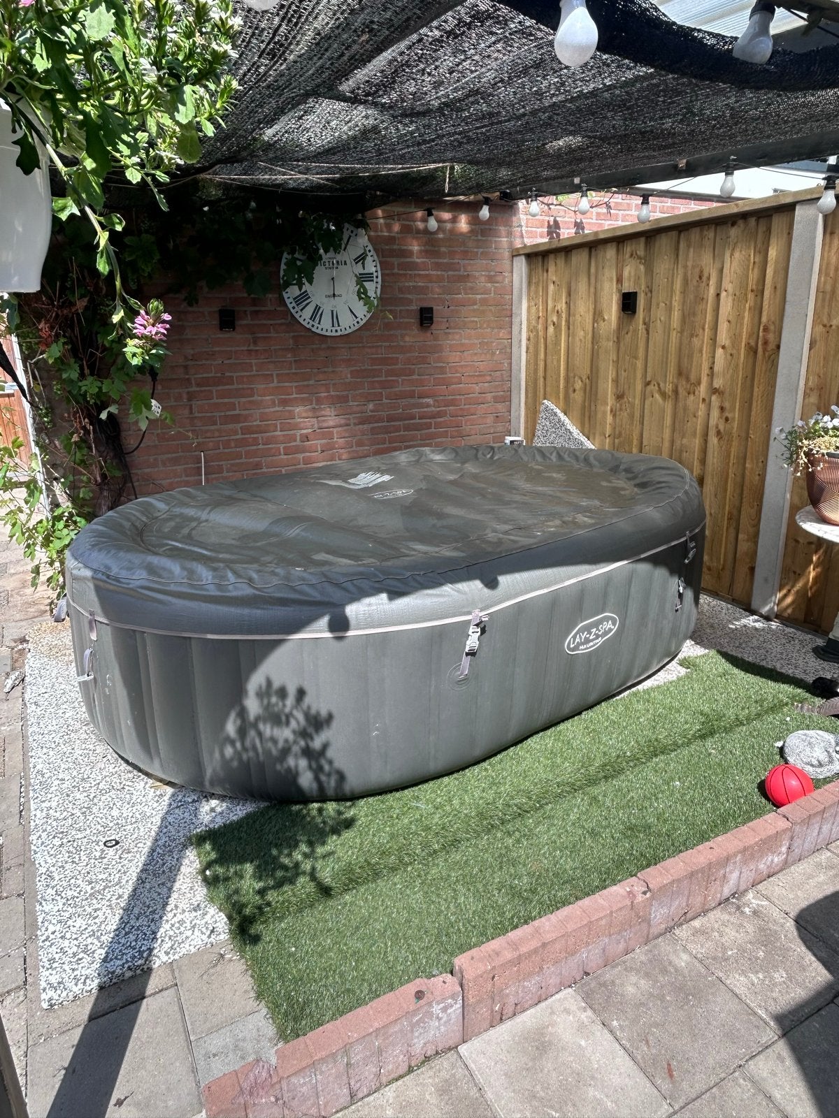 Lay-Z-spa Mauritius, Tuin en Terras, Bubbelbaden en Hottubs, Ophalen, Zo goed als nieuw, Afdekzeil, Opblaasbaar