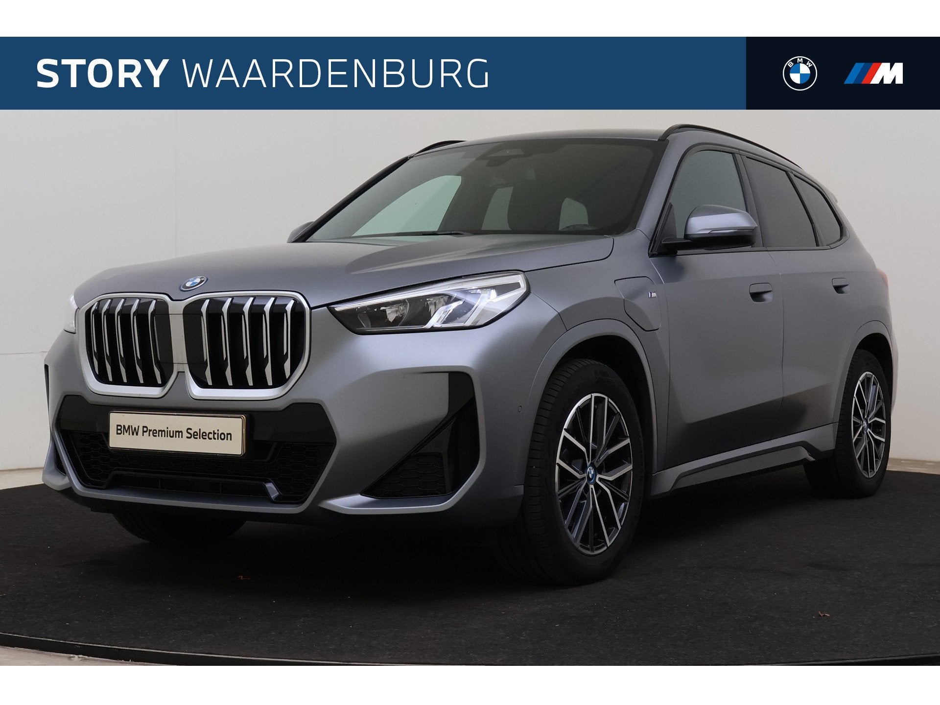 BMW X1 xDrive25e M Sport Automaat / Sportstoelen / Achteruit, Auto's, Dealer onderhouden, Gebruikt, Bedrijf, Hybride Elektrisch/Benzine