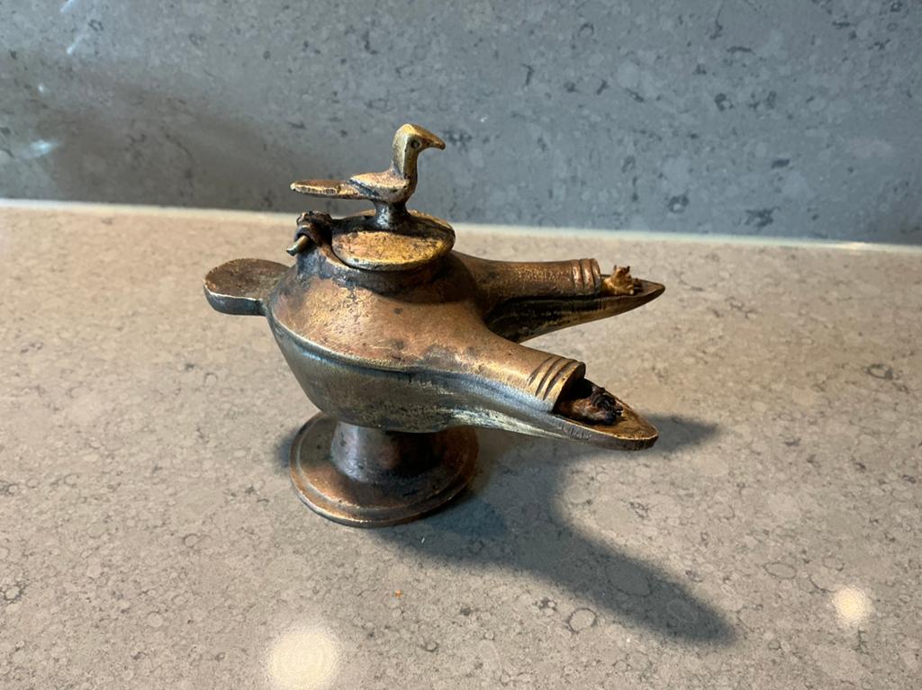 Oud brons antiek olielampje vogel ornament dubbele tuit lont, Ophalen of Verzenden