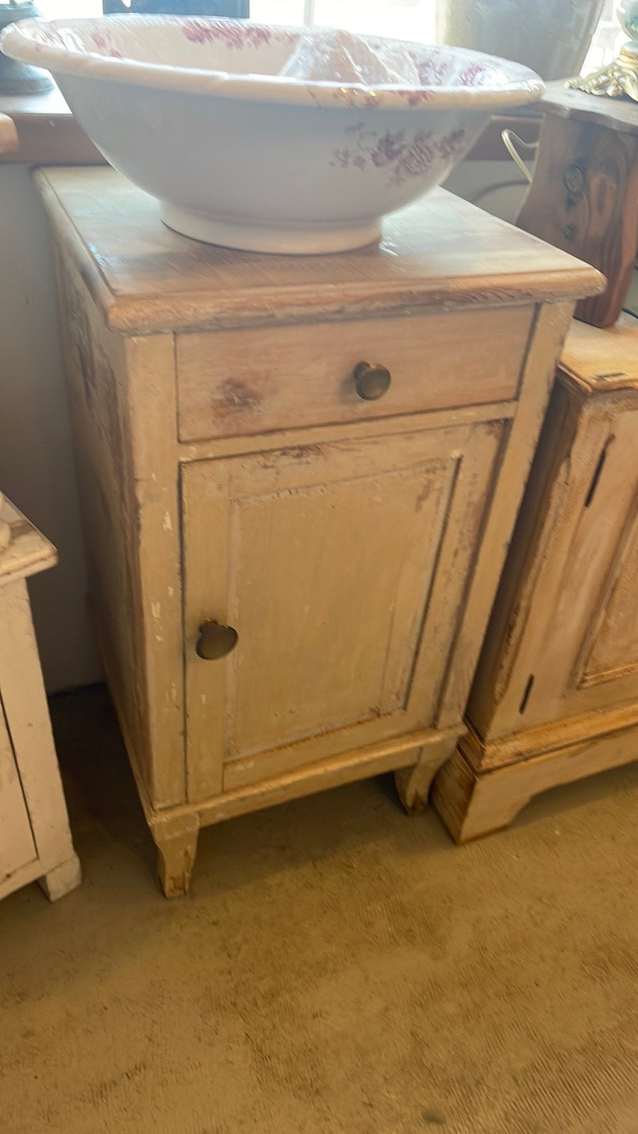 Oud Brocante Kastje, Ophalen