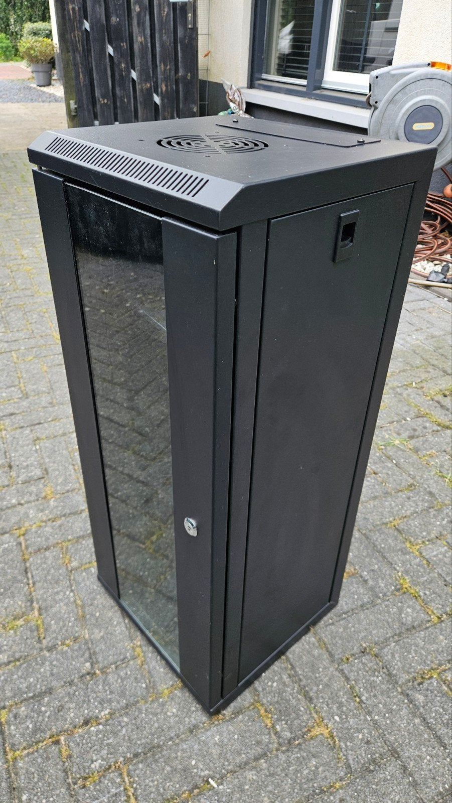 Zwart serverrack met glazen deur, Computers en Software, Serverkasten, Ophalen