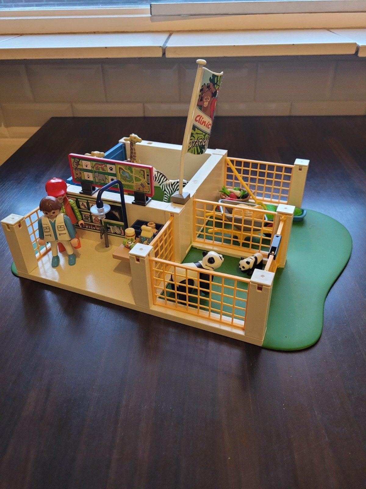 Playmobil dierenkliniek 4009, Kinderen en Baby's, Speelgoed | Playmobil, Ophalen of Verzenden, Zo goed als nieuw