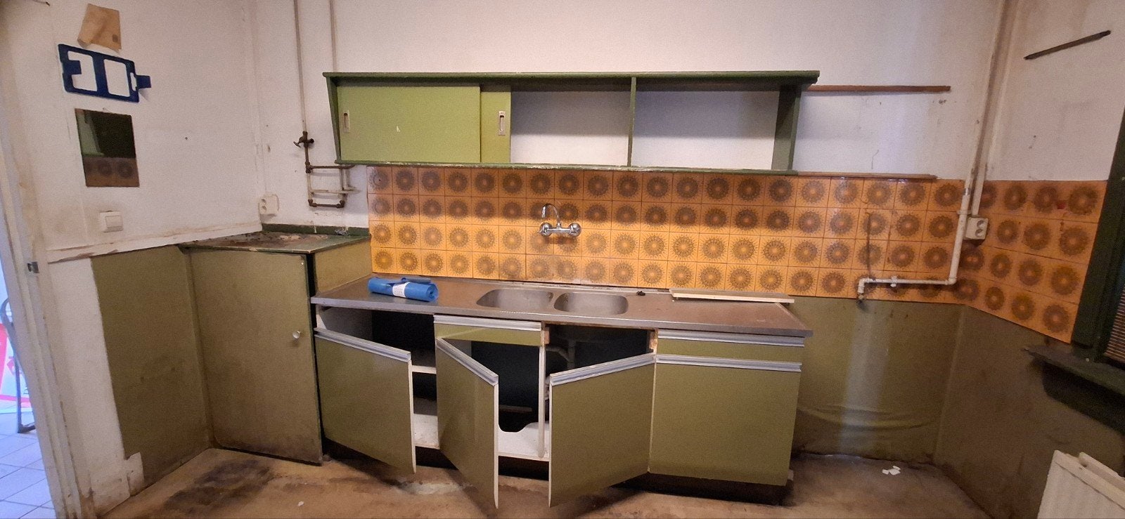 Vintage Keukenblok met Spoelbak - Olijfgroen, Huis en Inrichting, Ophalen, Gebruikt, Enkelwandige keuken, Staal of Rvs