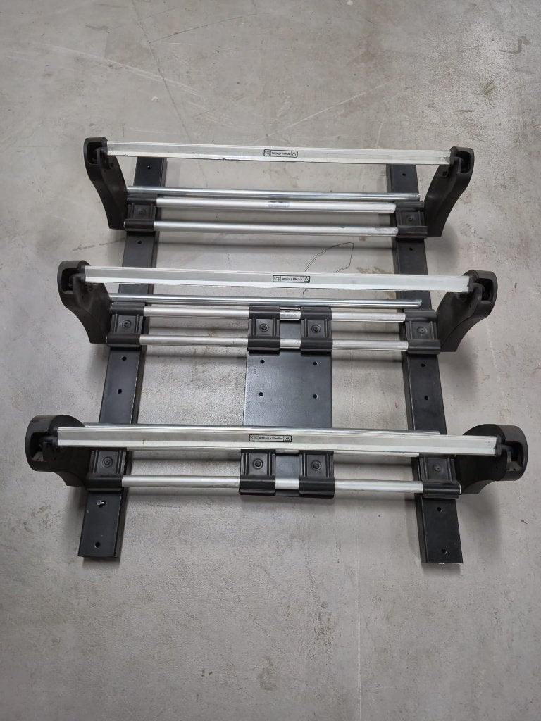 Stevige Dispenser / Rolhouder (voor 3 rollen) – T.e.a.b, Ophalen, Gebruikt