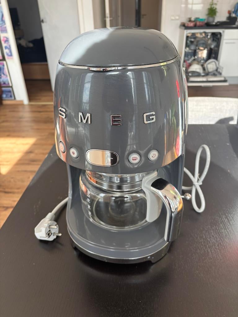 SMEG DCF02GREU filter koffiezetapparaat - Zo goed als nieuw, Witgoed en Apparatuur, Koffiezetapparaten, Koffiemachine, Gemalen koffie