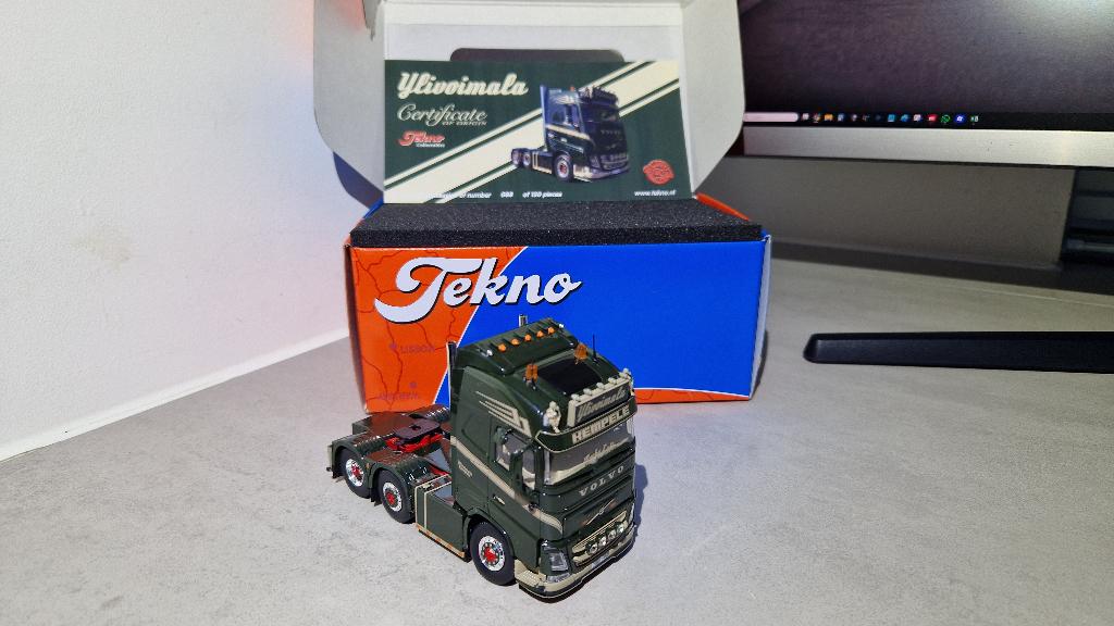 TEKNO Ylivoimala VOLVO FH4, Ophalen of Verzenden, Zo goed als nieuw, Bus of Vrachtwagen, Tekno