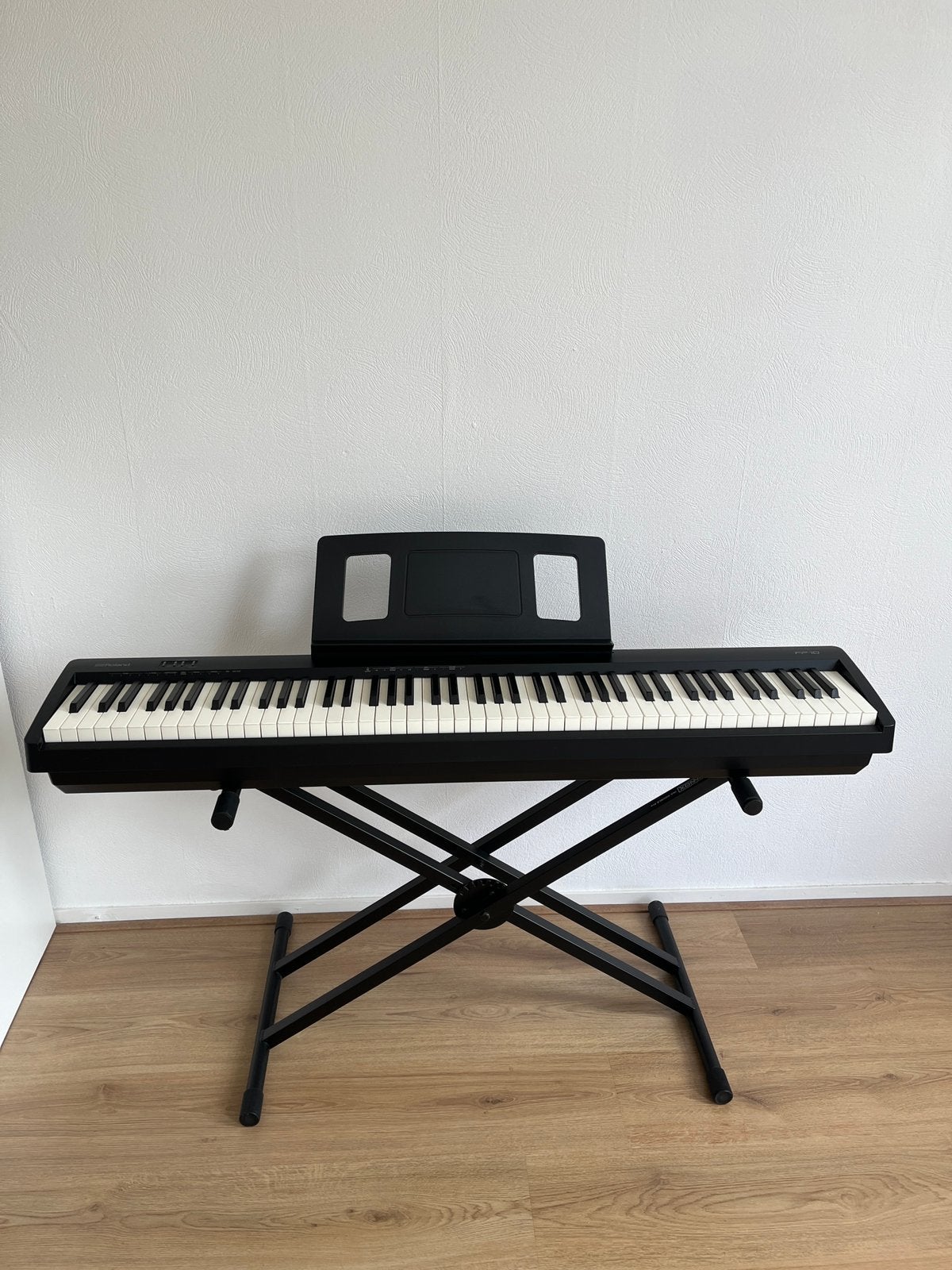 Roland FP-10 digitale piano inclusief koptelefoon en pedaal, Ophalen, Zwart, Digitaal, Zo goed als nieuw