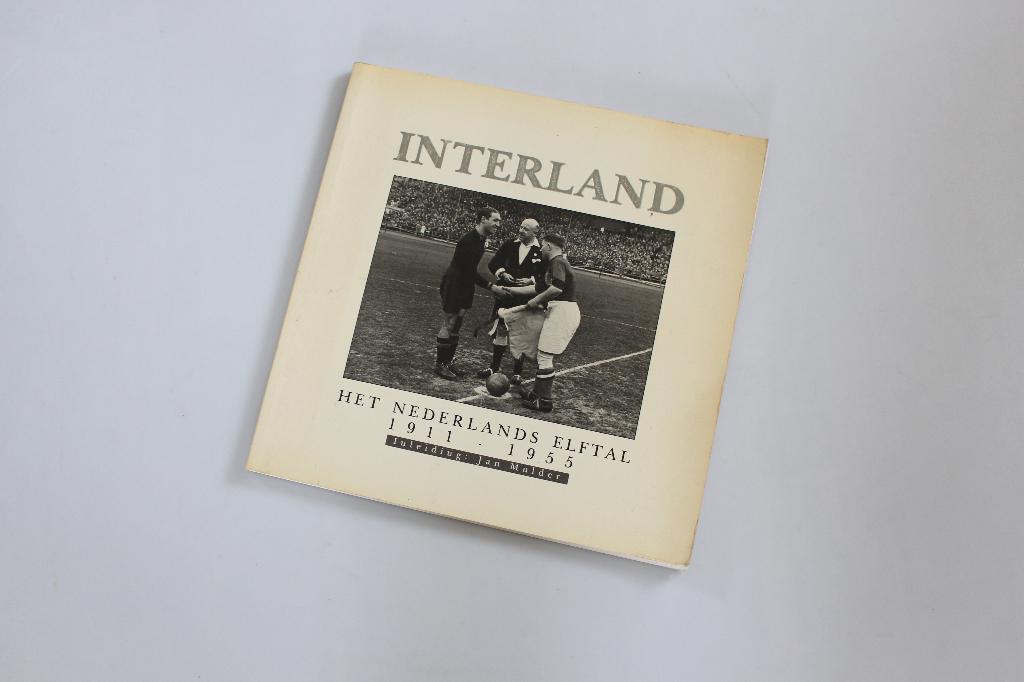 nederlands elftal 1911-1955 boek, Verzenden, Gebruikt, Overige binnenlandse clubs, Boek of Tijdschrift
