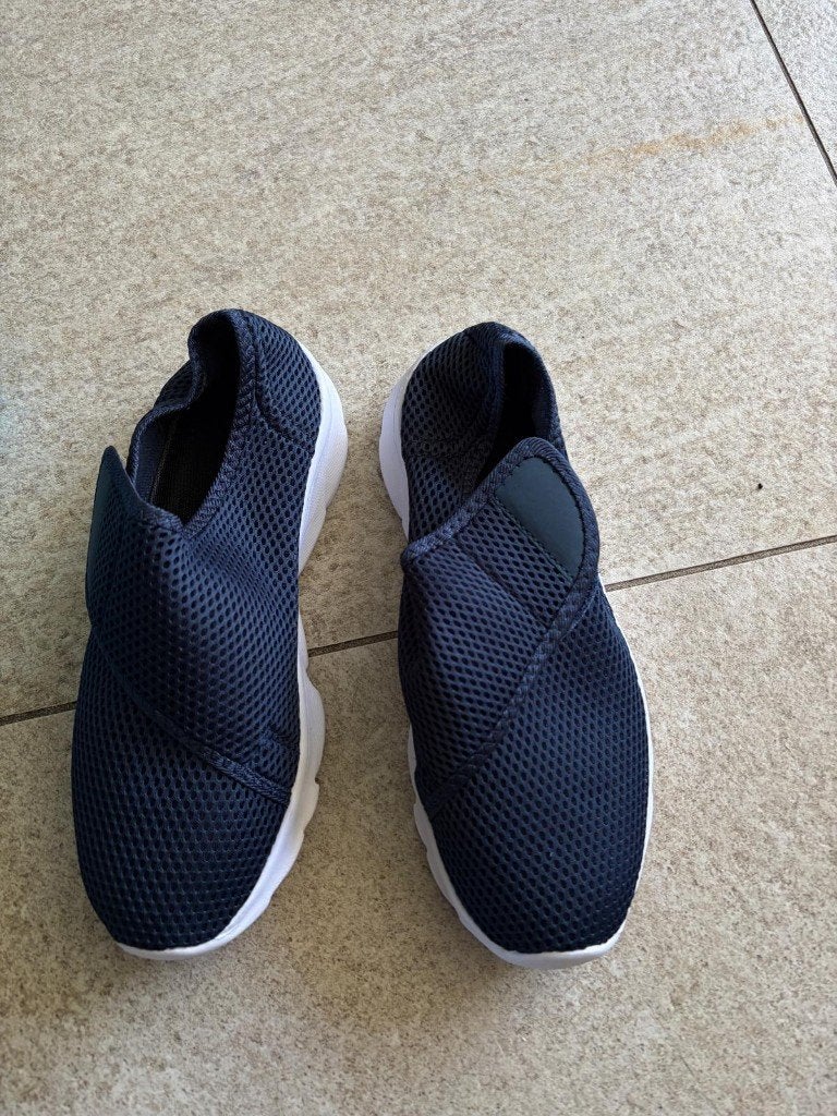 Drie paar gloednieuwe damesschoenen - brede voeten - maat 41, Ophalen, Nieuw, Instappers, Beige