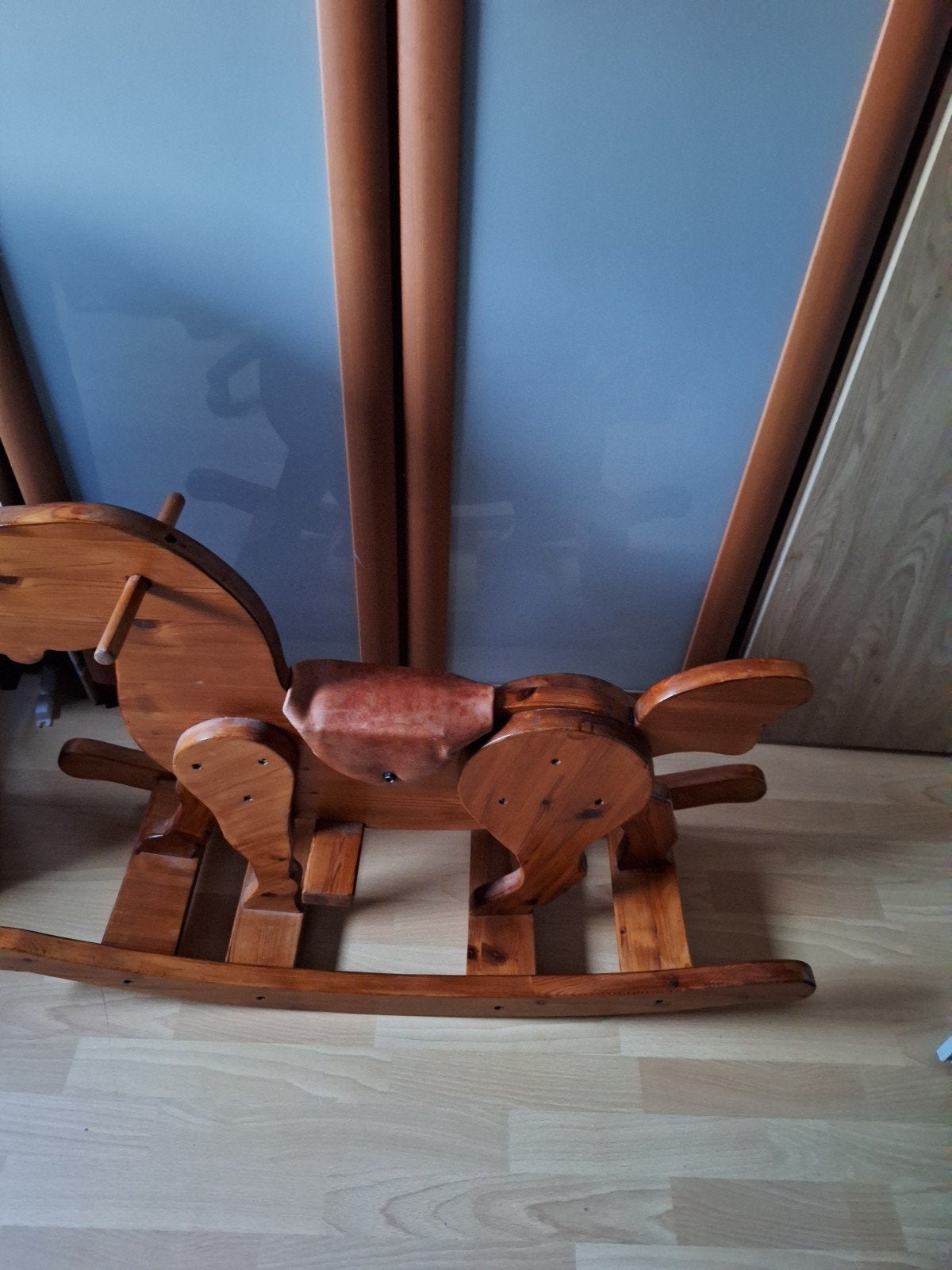 Prachtig houten hobbelpaard voor uren speelplezier, Ophalen, Zo goed als nieuw, Jongen of Meisje