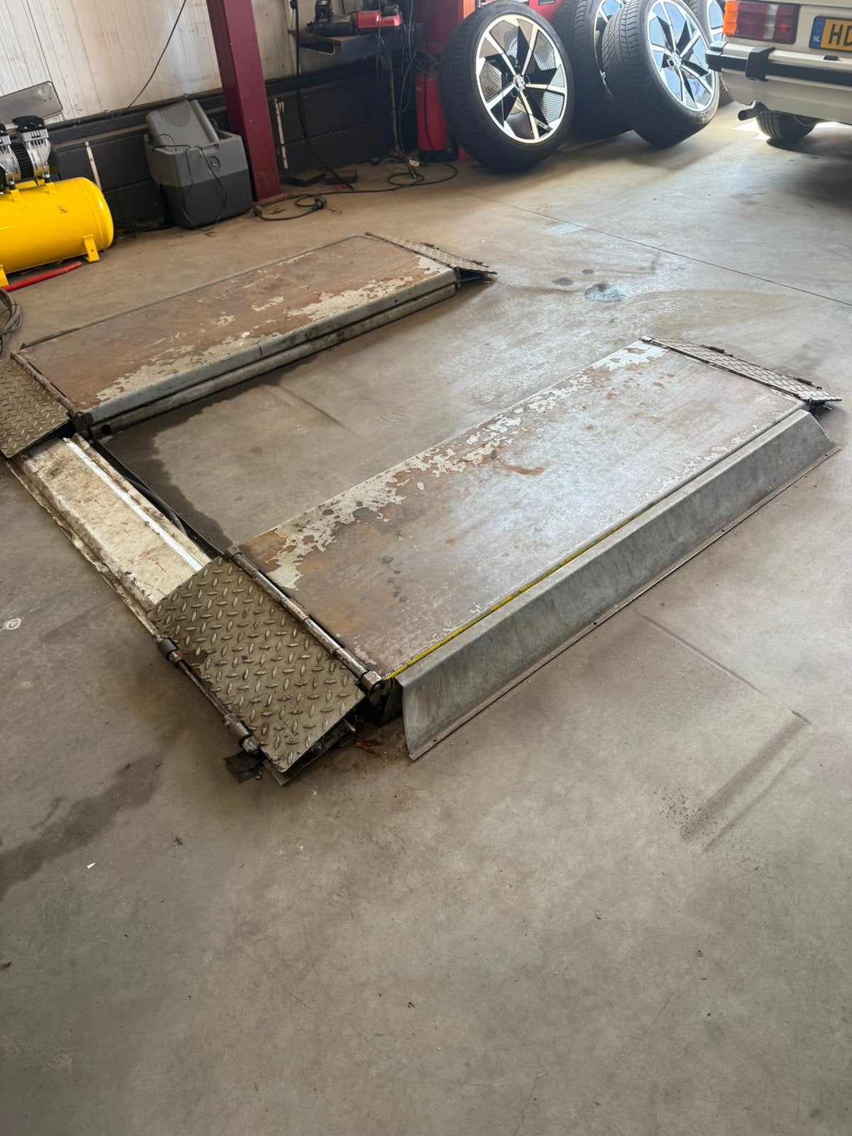 Schaarhefbrug met Defect (printplaat) Zippo-3200 kg bj 2012, Ophalen, Gebruikt