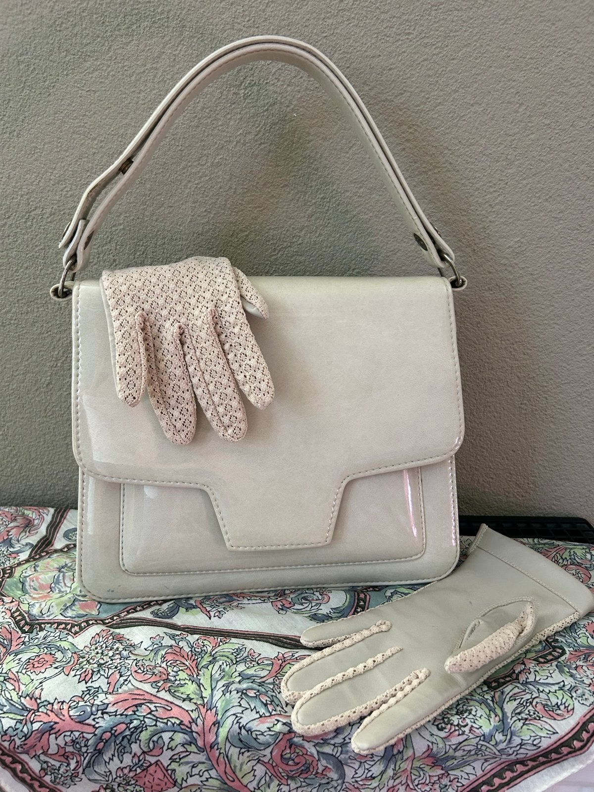 Vintage Handtas met Bijpassende Handschoenen - Crème, Sieraden, Tassen en Uiterlijk, Tassen | Damestassen, Ophalen of Verzenden