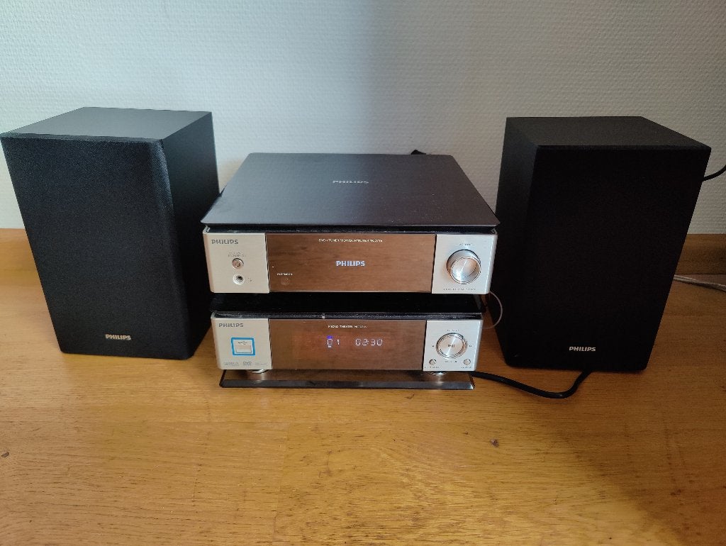 te koop nette Philips stereo set MCD716, Ophalen, Philips, Tuner of Radio, Zo goed als nieuw