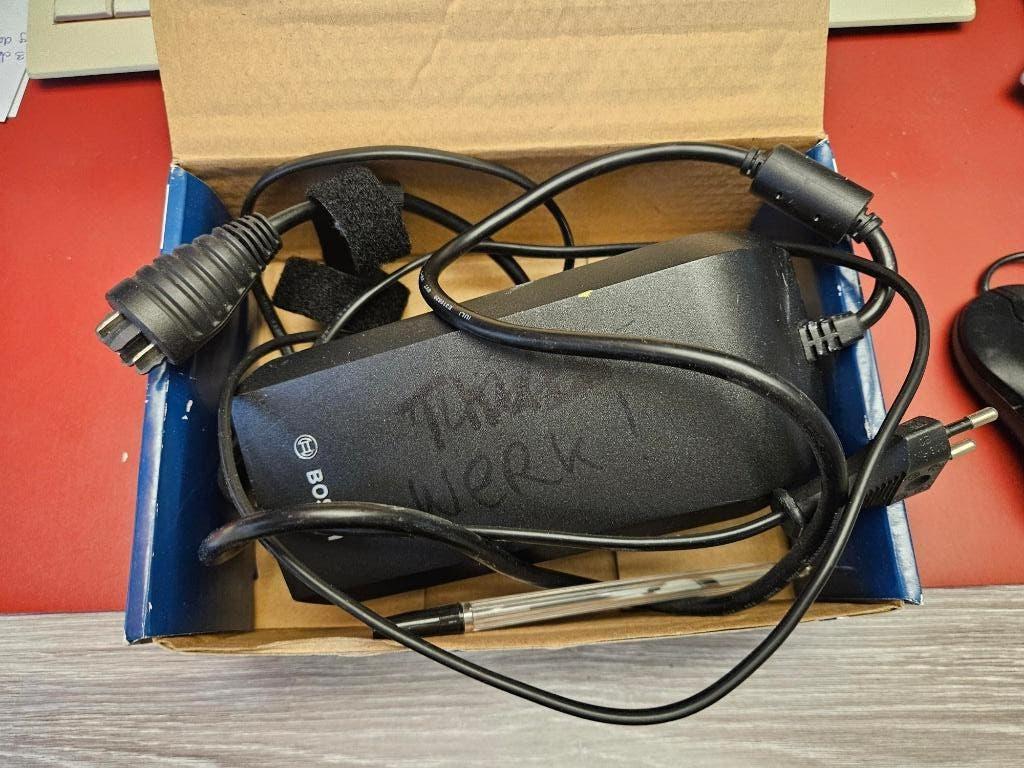 oplader Bosch electrische fiets, eBike Battery Charger, Ophalen of Verzenden, Zo goed als nieuw