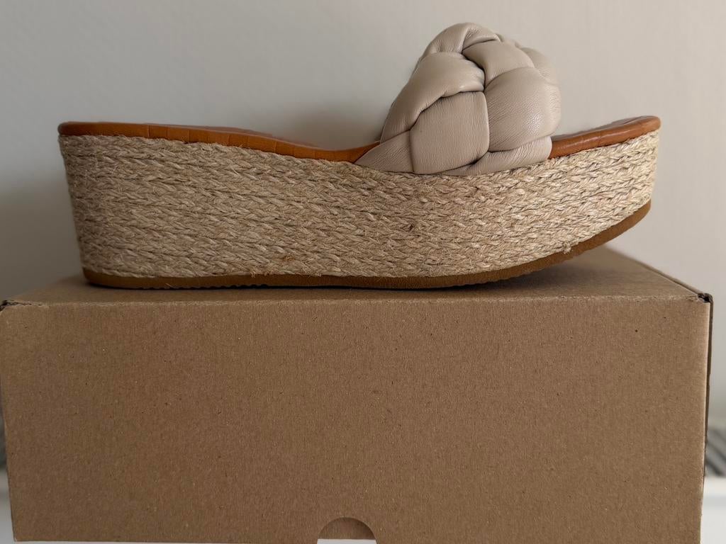 Beige shabbies maat 41, Kleding | Dames, Schoenen, Slippers, Beige, Ophalen of Verzenden, Zo goed als nieuw