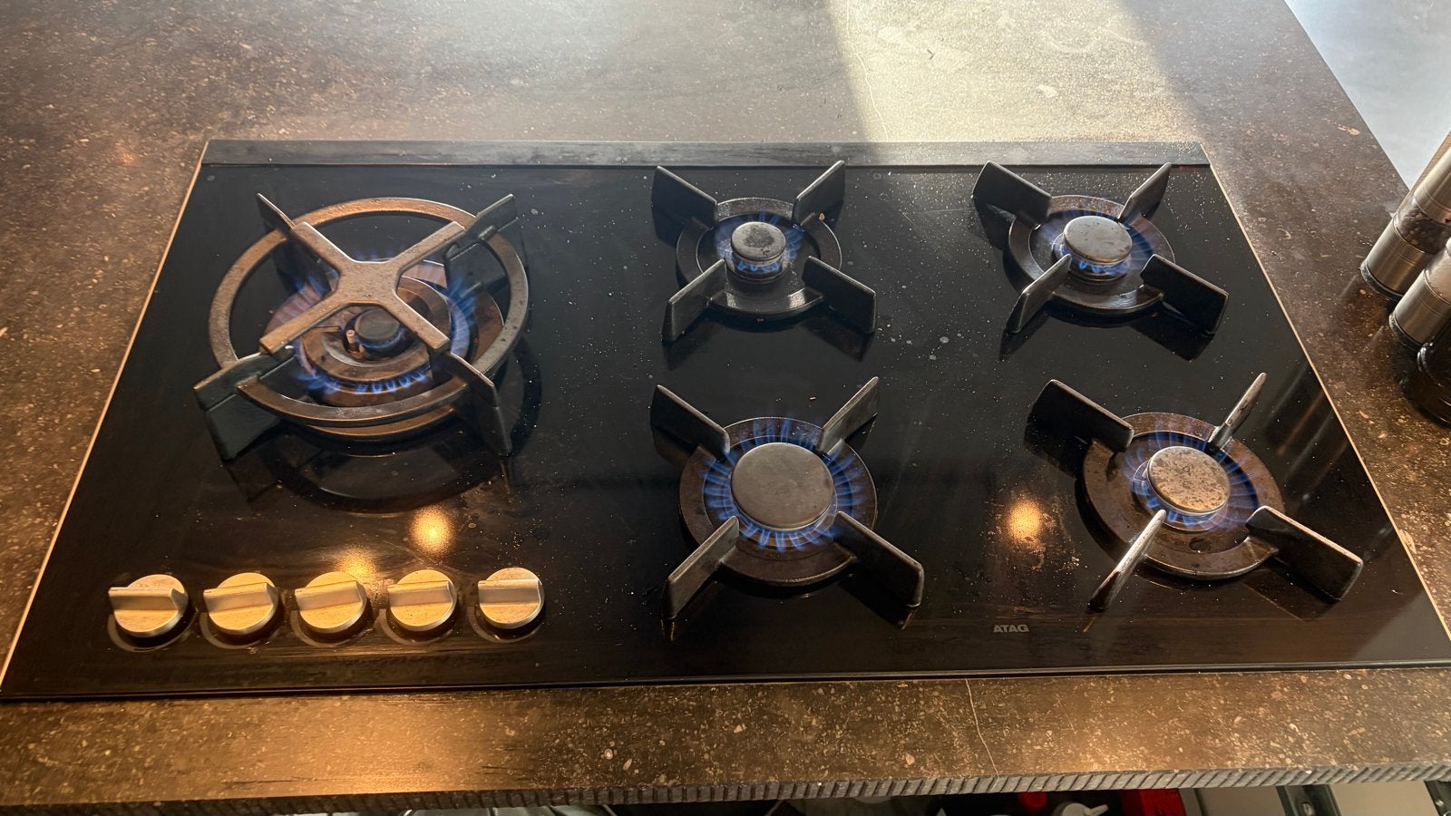 Gas kookplaat ATAG 90cm ATAG HG9611MBA1E/A1, Witgoed en Apparatuur, Kookplaten, Ophalen, Zo goed als nieuw, Inbouw, Inductie