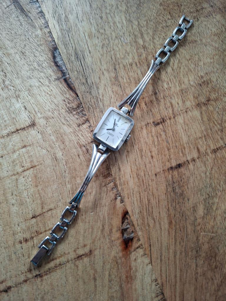 Zware Vintage Zilveren Dames Horloge - Elegant & Tijdloos, Antiek en Kunst, Ophalen of Verzenden