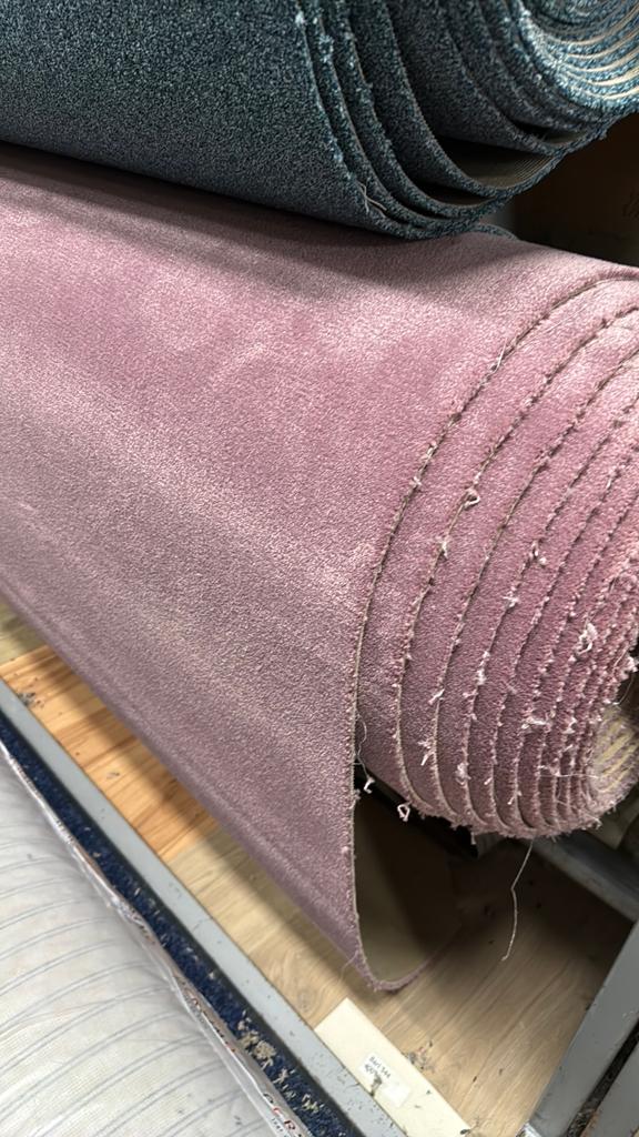 ‼️roze velours tapijt €12,50/m2 restanten vloerbedekking‼️, Ophalen of Verzenden, Nieuw, Tapijt