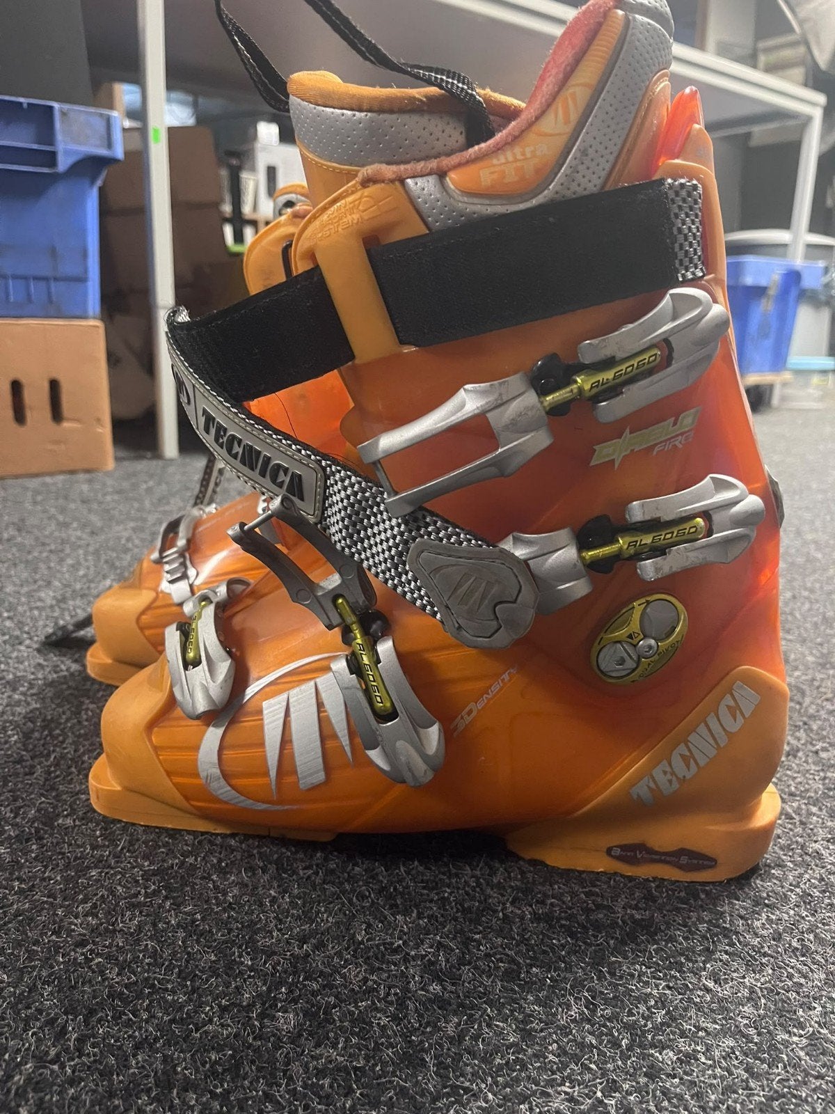 Ski uitrusting: ski's, schoenen (maat 44) en stokken, Ophalen, Gebruikt, Skiën, Ski's