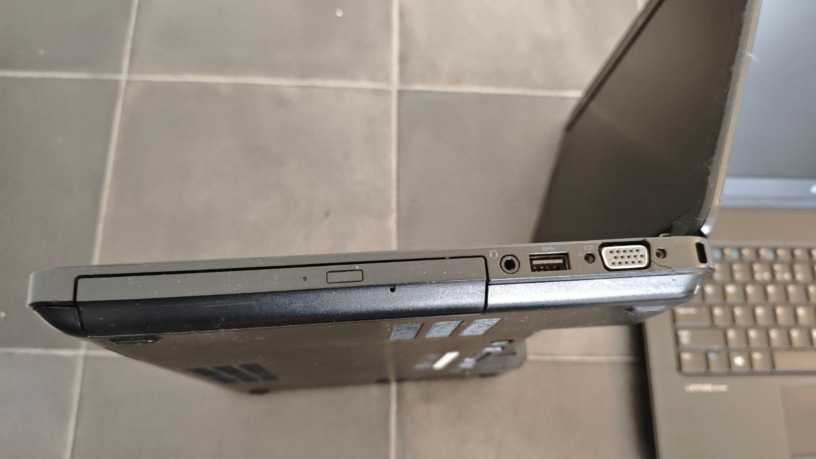 2 Dell Latitude E5440 laptops, 2 tablets, TomTom - defect, Ophalen of Verzenden, Niet werkend, Onbekend, Dell, Medion, Samsung, TomTom