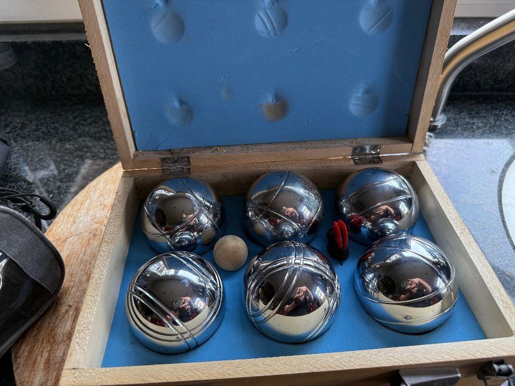 jeu de boule, Ophalen, Zo goed als nieuw