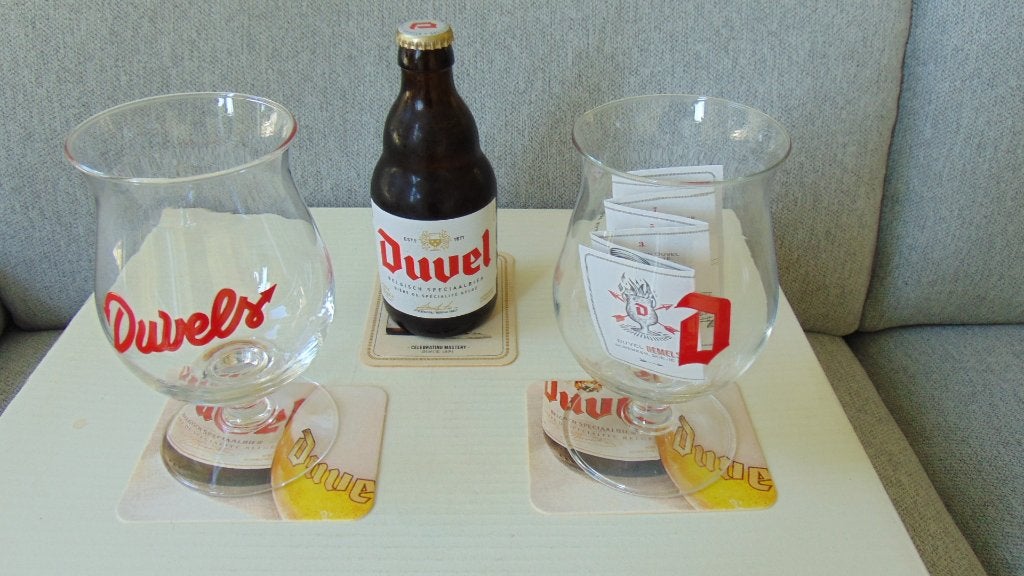 2 Duvel glazen + 1 Duvel met viltjes, Ophalen of Verzenden, Zo goed als nieuw, Glas of Glazen, Duvel