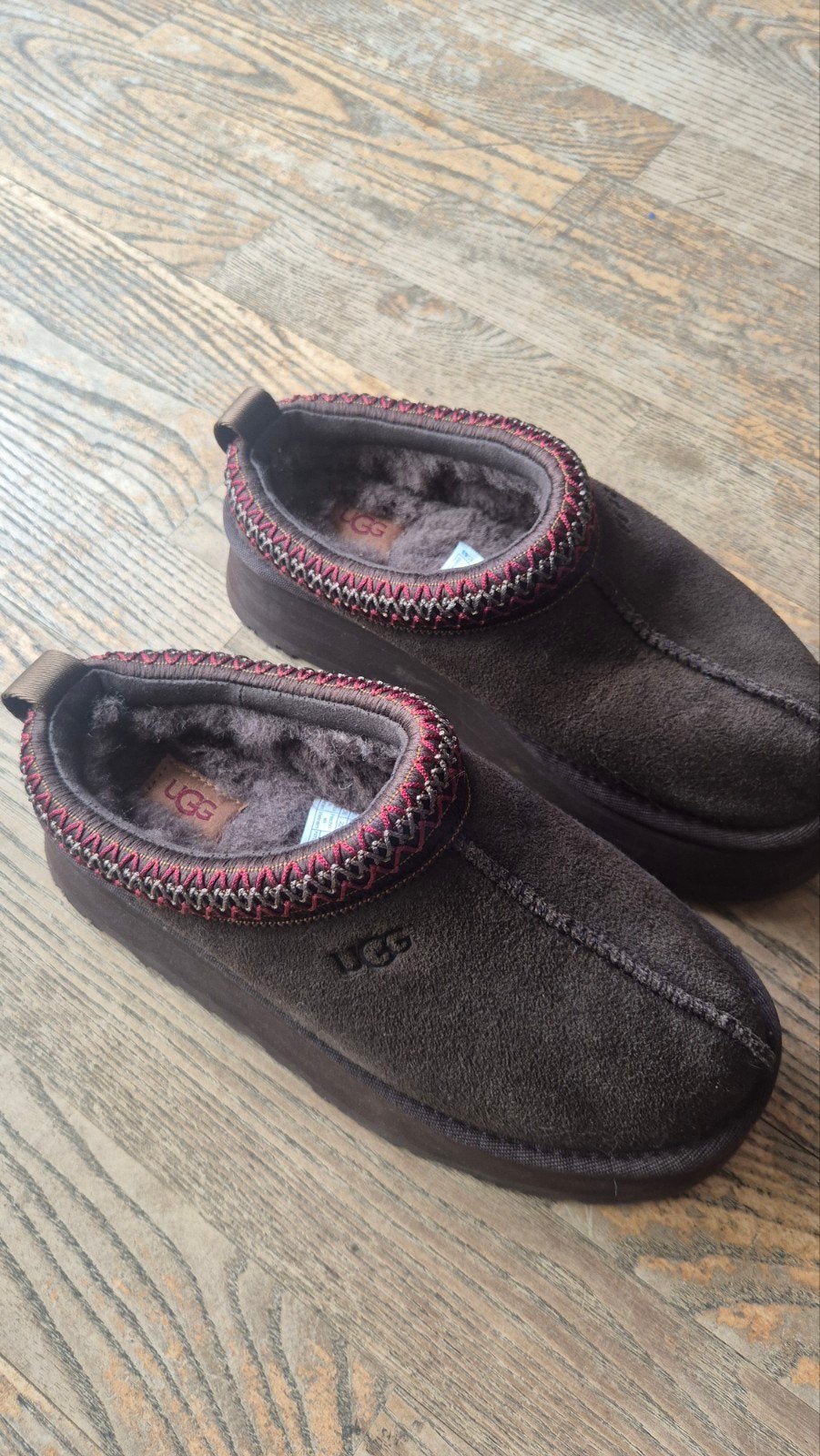 UGG Tasmans - Zo goed als nieuw, Ophalen of Verzenden, Zo goed als nieuw, Bruin, Instappers
