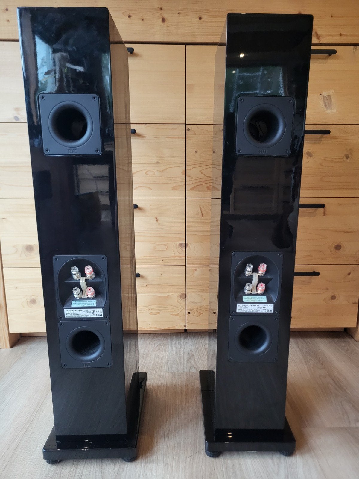 speakers: ELAC FS 207 Anniversary Ed. Vloerstaande Luidsprek, Vloerstaande luidspreker, 120 tot 150 watt, Zo goed als nieuw, Geschikt voor surround/home cinema