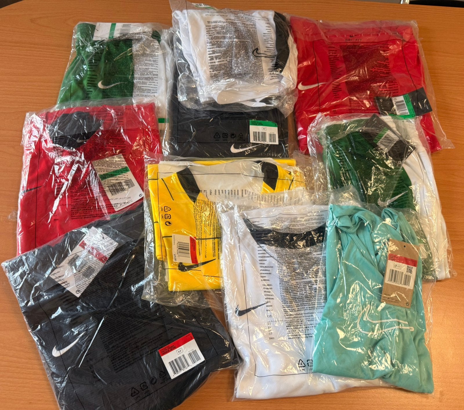 500 x Nike & Adidas Kinderkleding - €7,50 p/st, Ophalen of Verzenden, Nieuw, Jongen of Meisje