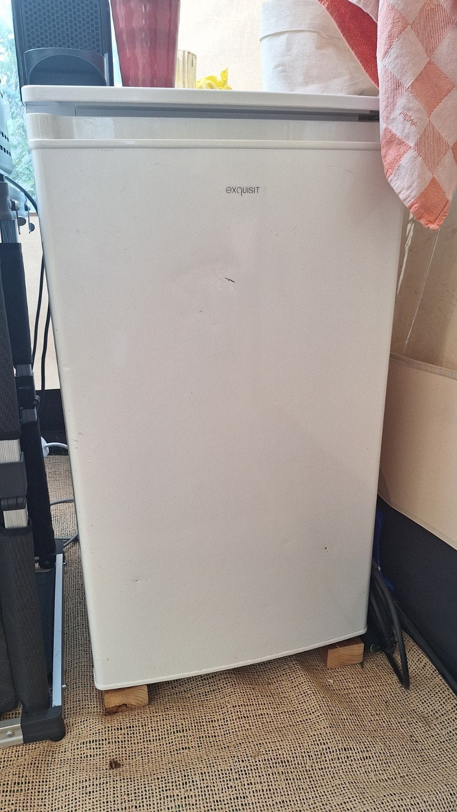 Exquisit Koelkast met vriesvak- Compact en Efficiënt, Witgoed en Apparatuur, Koelkasten en IJskasten, 85 tot 120 cm, Gebruikt