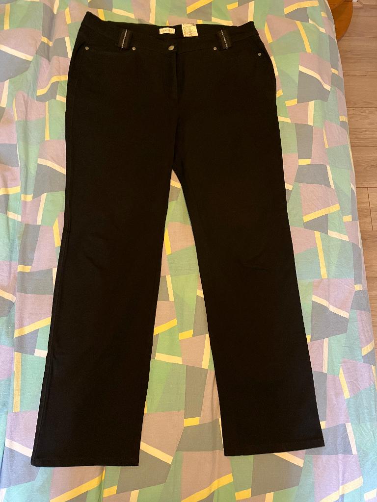 Erg mooie damesbroek, vrijwel nieuw, Zwart, Maat 46/48 (XL) of groter, Ophalen of Verzenden, Zo goed als nieuw