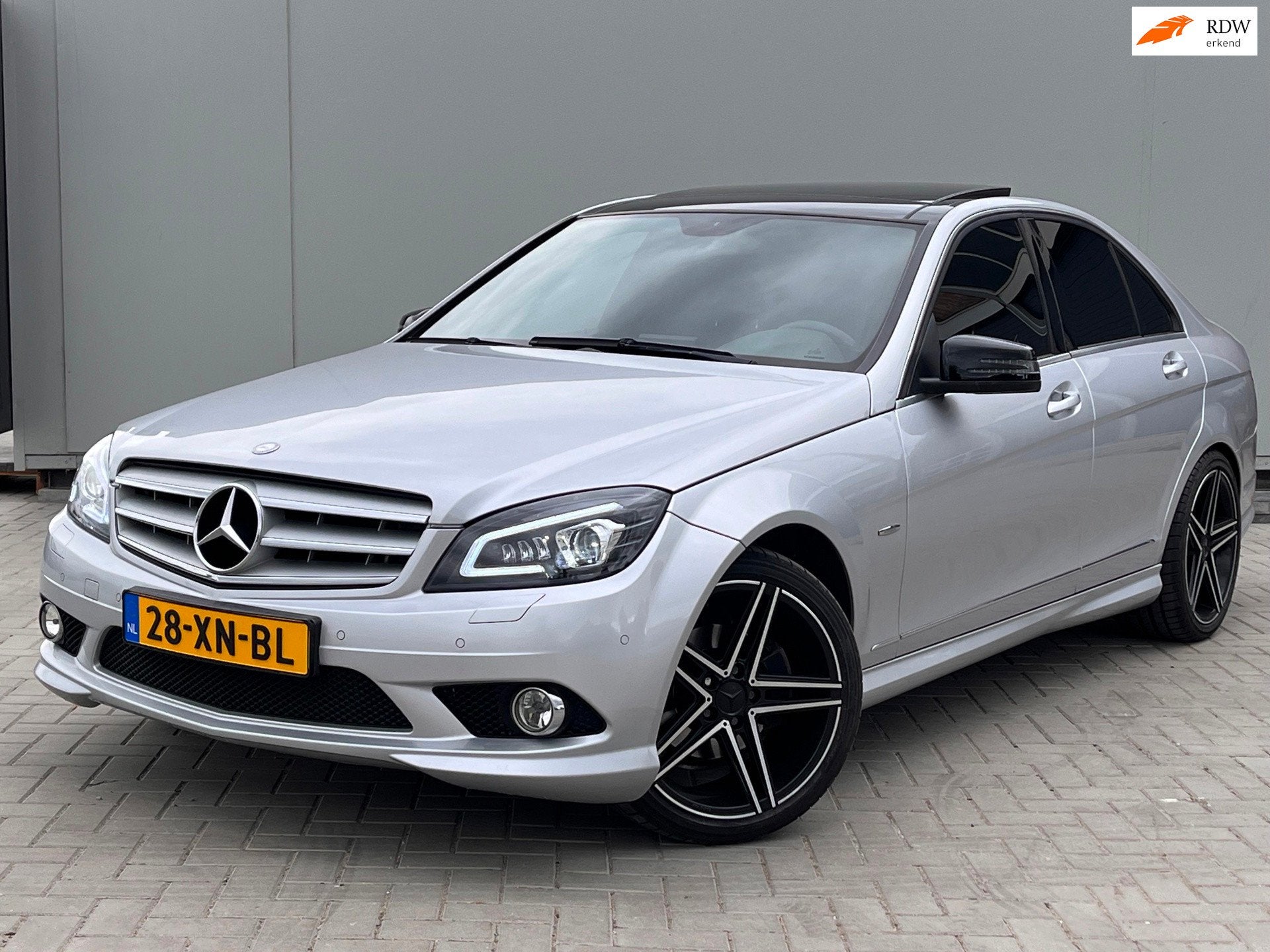 Mercedes-Benz C-klasse 200 K AMG LINE PANO FULL OPTION FACEL, Auto's, Automaat, Achterwielaandrijving, Zwart, 4 cilinders