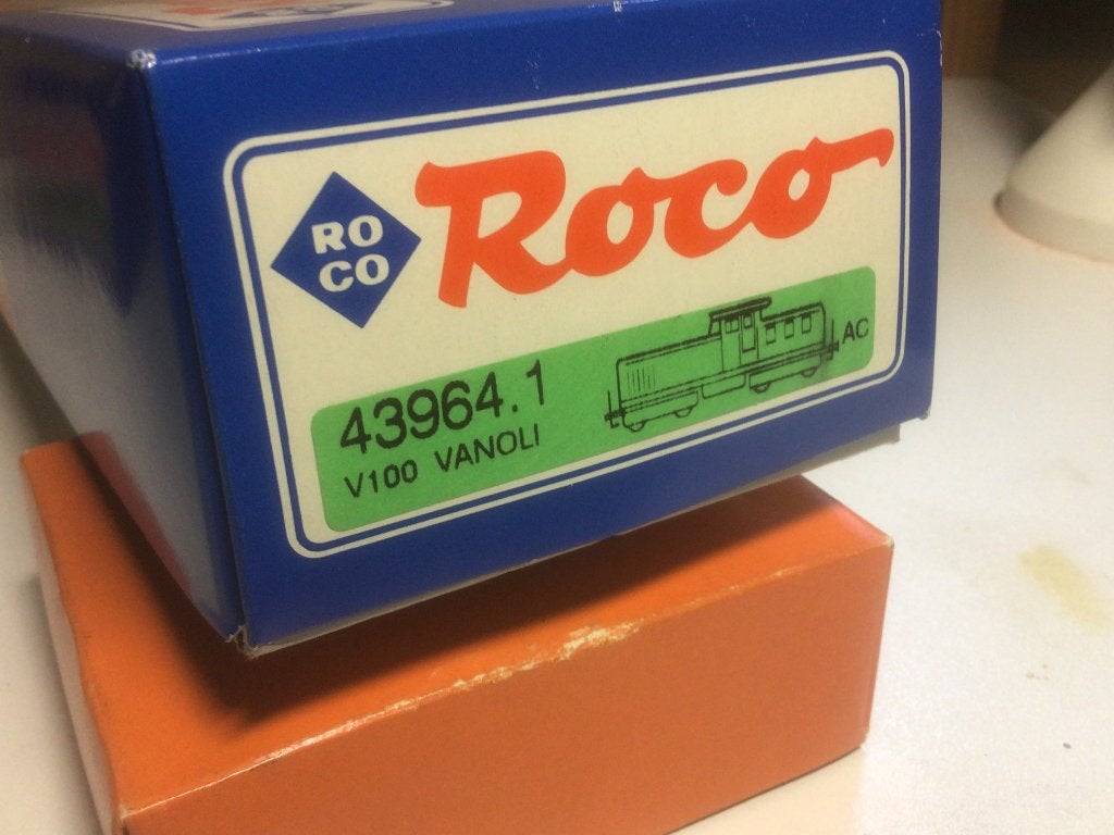 ROCO 43964.1 Diesel lok V100 Vanoli  voor Marklin, Wisselstroom, Locomotief, Ophalen of Verzenden, Zo goed als nieuw