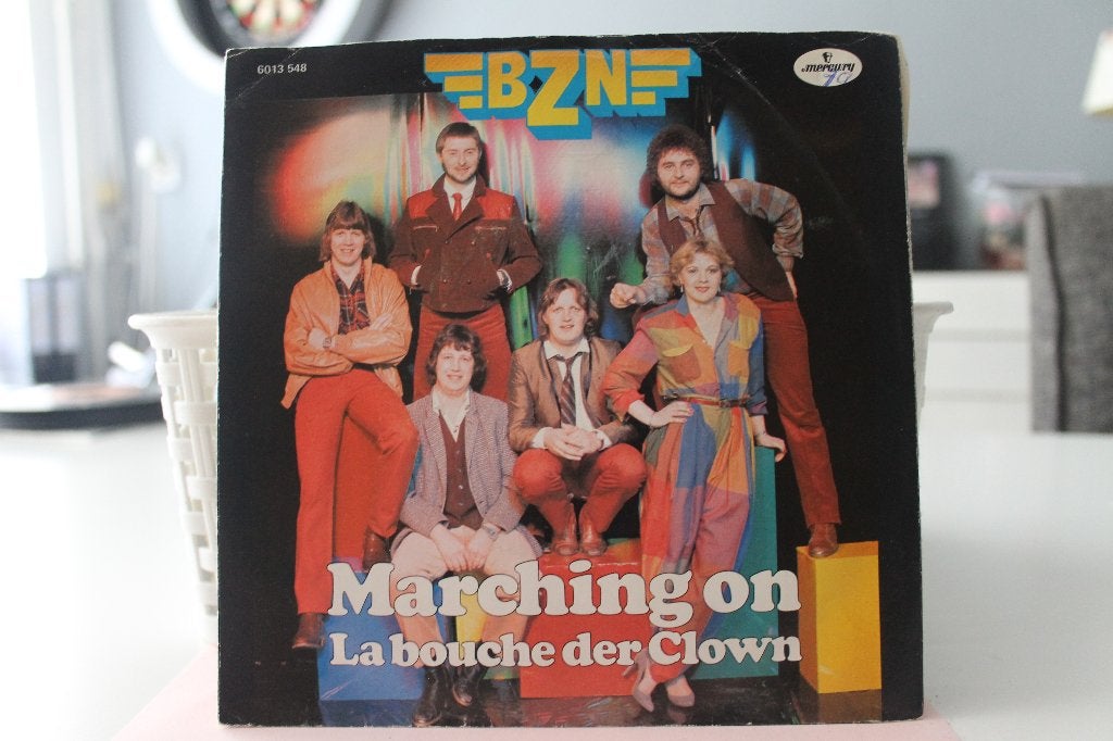 7" Single BZN - Marching On / La Bouche Der Clown (It's So G, Gebruikt, Verzenden, 7 inch, Pop