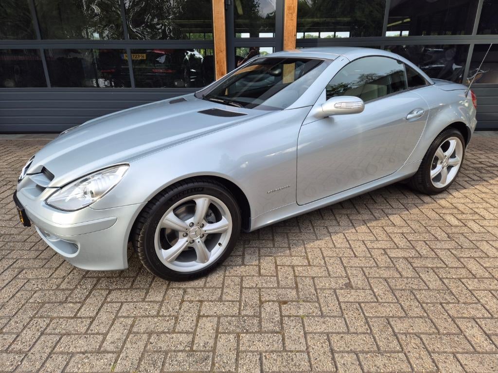 SLK 200 KOMPRESSOR *NWE MODEL *ORG 36.893 KM *NWE STAAT, Auto's, Euro 5, Achterwielaandrijving, Zwart, 4 cilinders