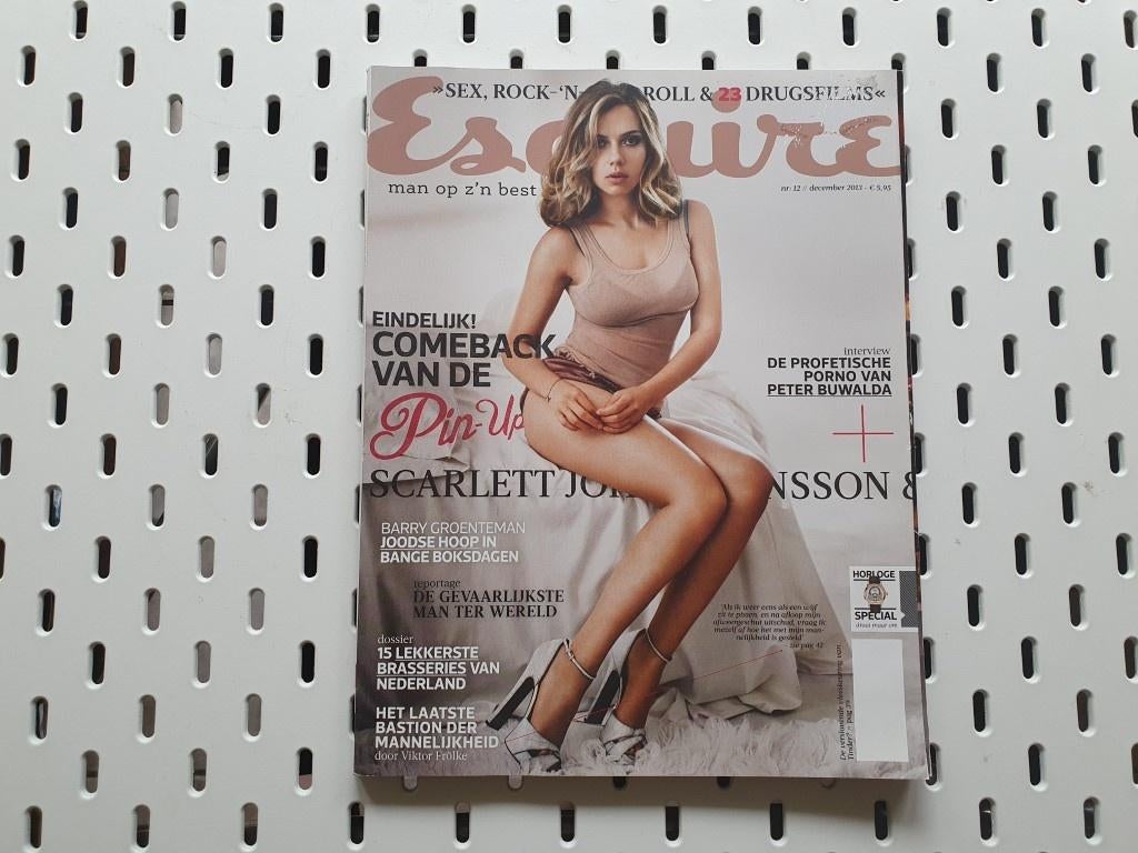 Esquire Scarlett Johanson, Verzenden