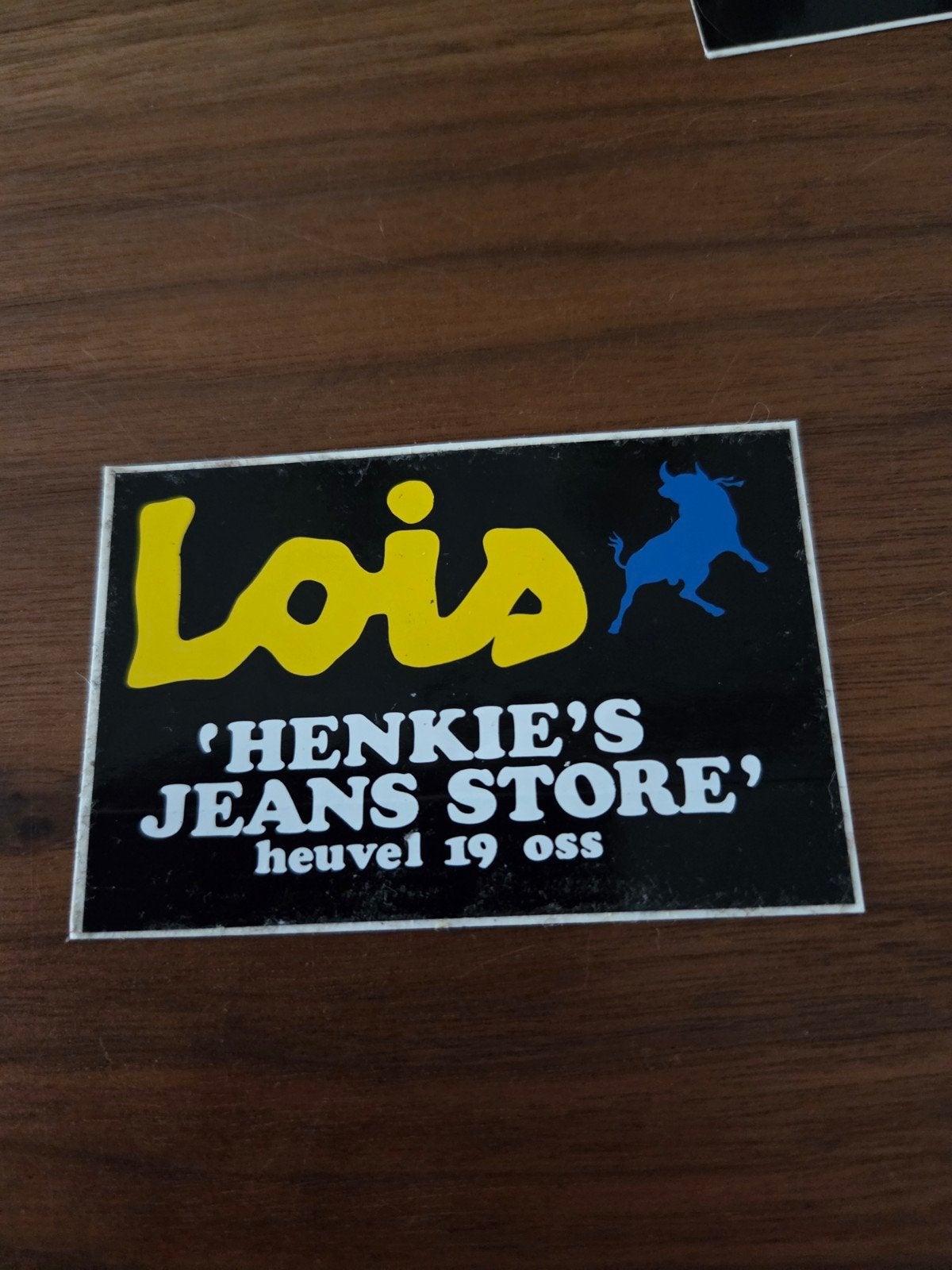 12098 Vintage Lois 'Henkie's Jeans Store' sticker, Verzamelen, Ophalen of Verzenden, Gebruikt, Merk