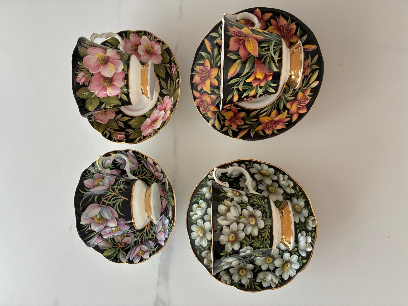 Royal Albert Provincial Flowers theekop en schotels, Antiek en Kunst, Ophalen of Verzenden