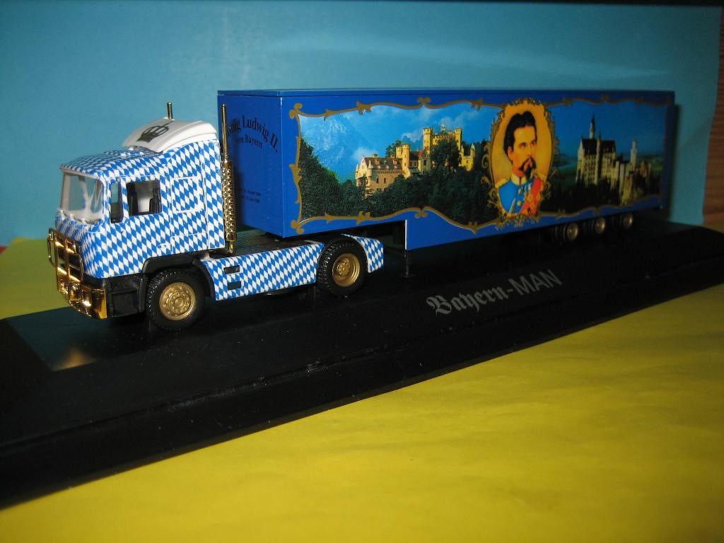 Bayern  Konig-Ludwig-H  MAN  in PC-vitrine  Herpa/Albedo, Ophalen of Verzenden, Zo goed als nieuw, Bus of Vrachtwagen, Herpa
