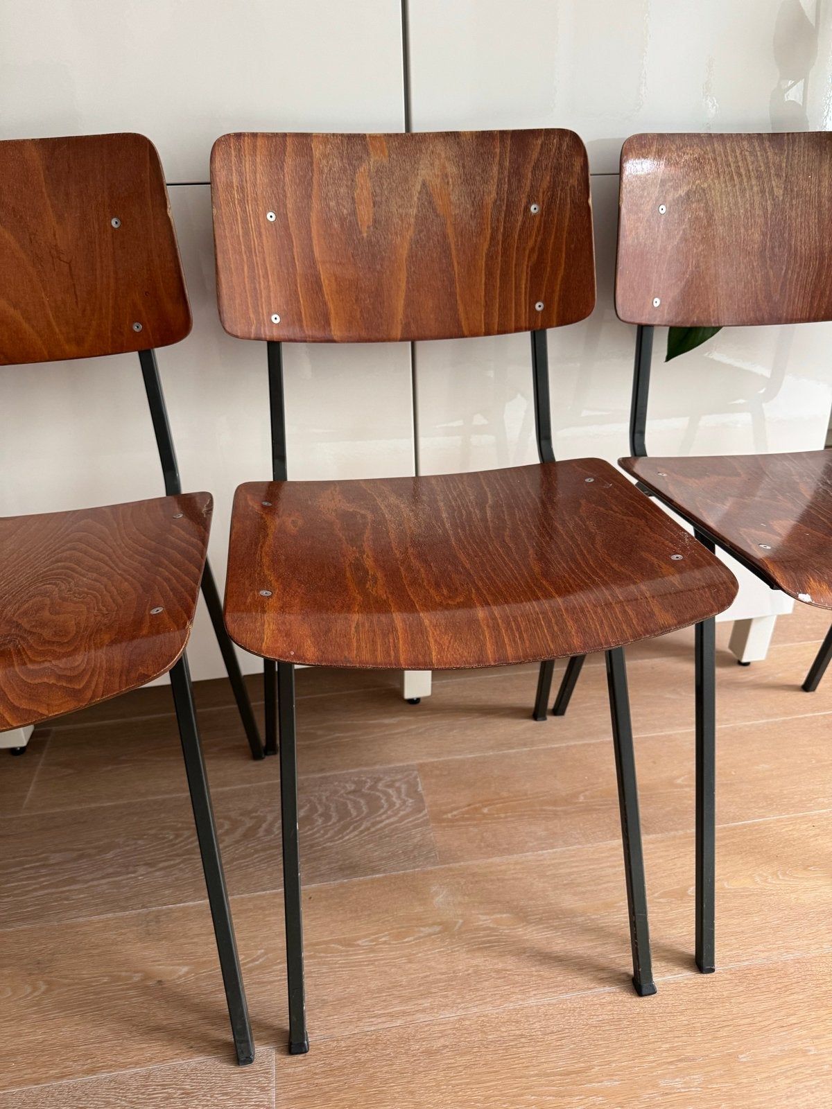 6 Vintage Schoolstoelen - toffe look!, Huis en Inrichting, Stoelen, Ophalen, Zo goed als nieuw, Bruin, Vijf, Zes of meer stoelen