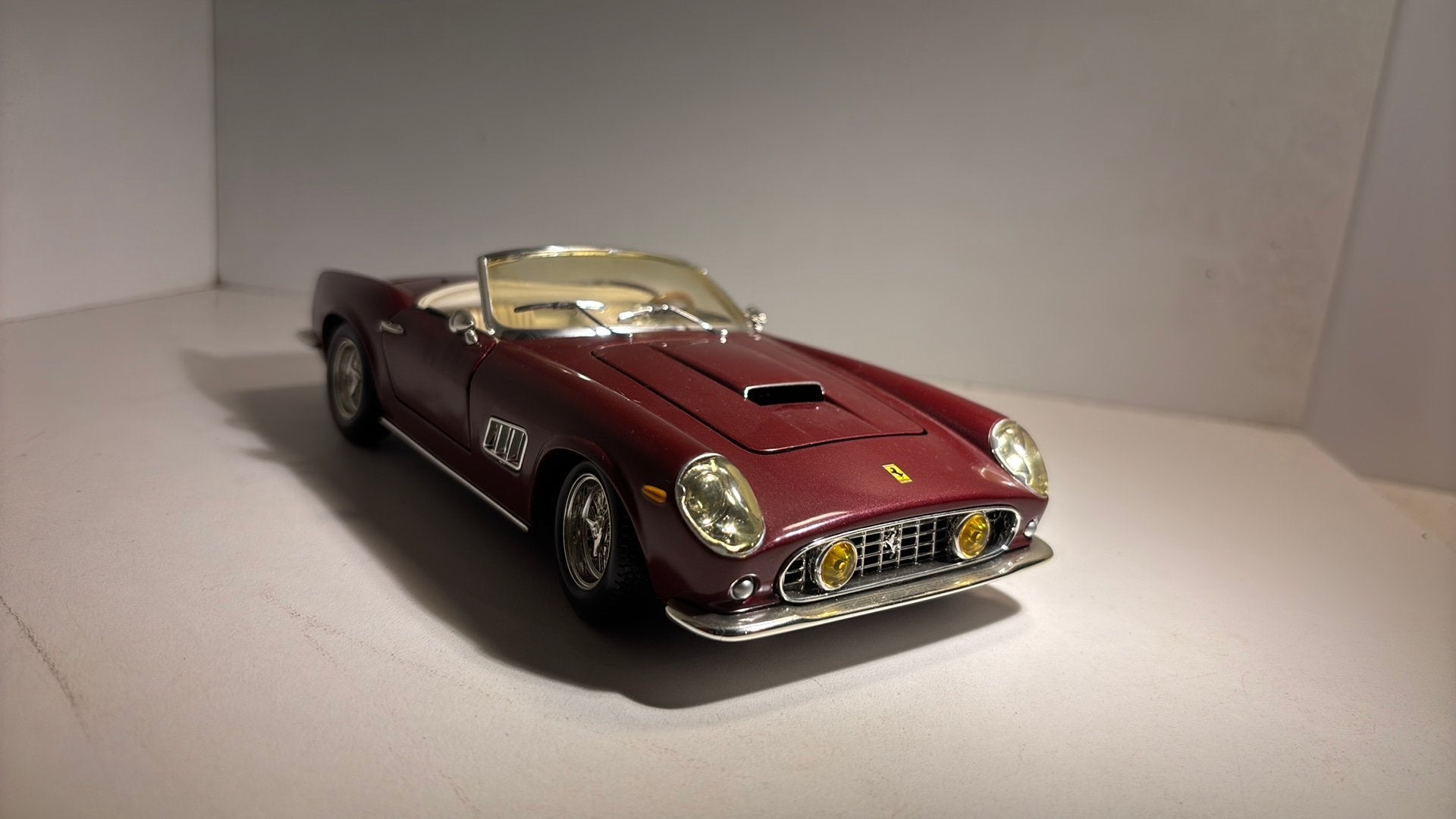 Ferrari 250 gt California hot wheels 1.18, Ophalen of Verzenden, Hot Wheels, A, A