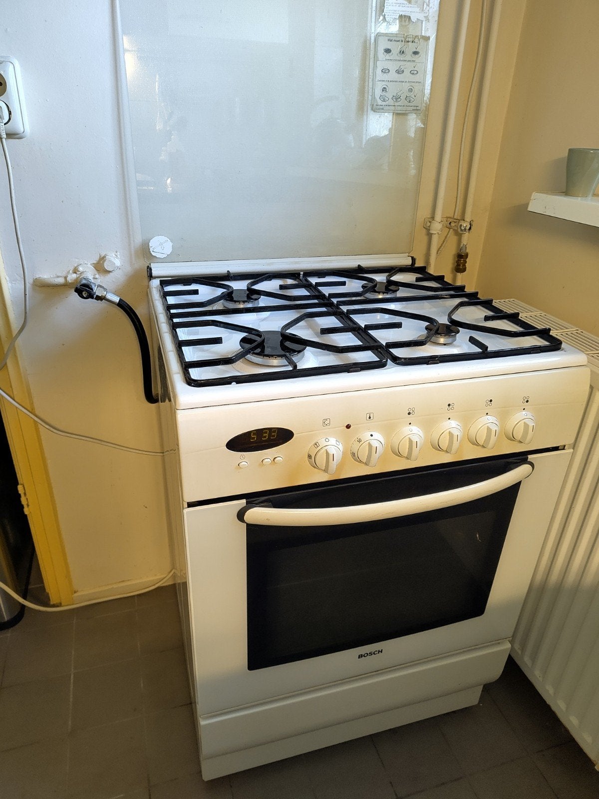 Bosch gasfornuis met oven - Gratis af te halen, Ophalen, Gebruikt, 4 kookzones, Gas