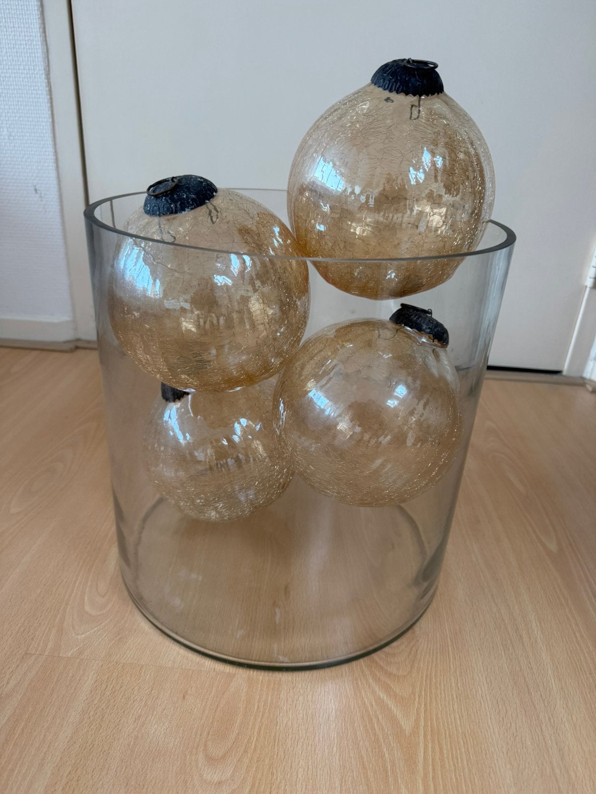 Kerst decoratie - cilindervaas & kerstballen, Ophalen, Zo goed als nieuw
