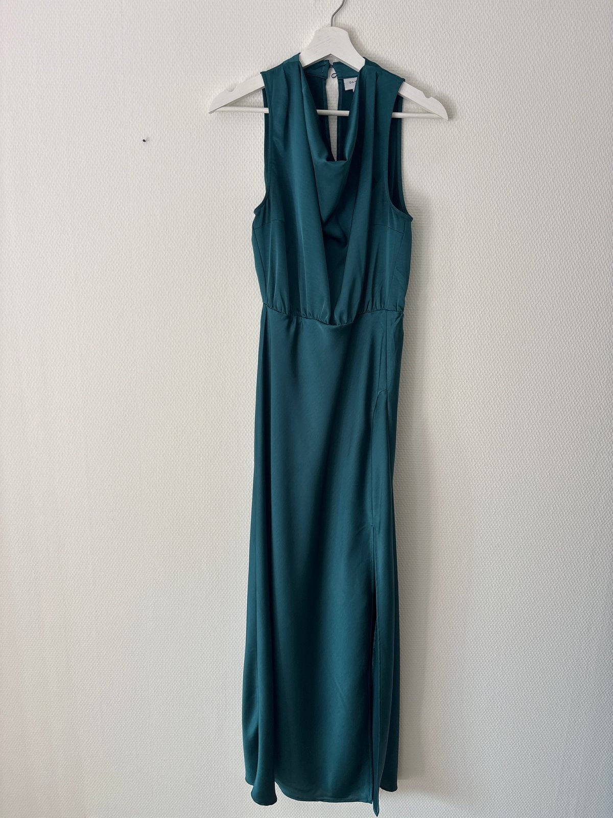 Dante 6 Jurk - Elegante Groene Maxi Jurk met Split, Ophalen of Verzenden, Zo goed als nieuw, Maat 36 (S), Onder de knie